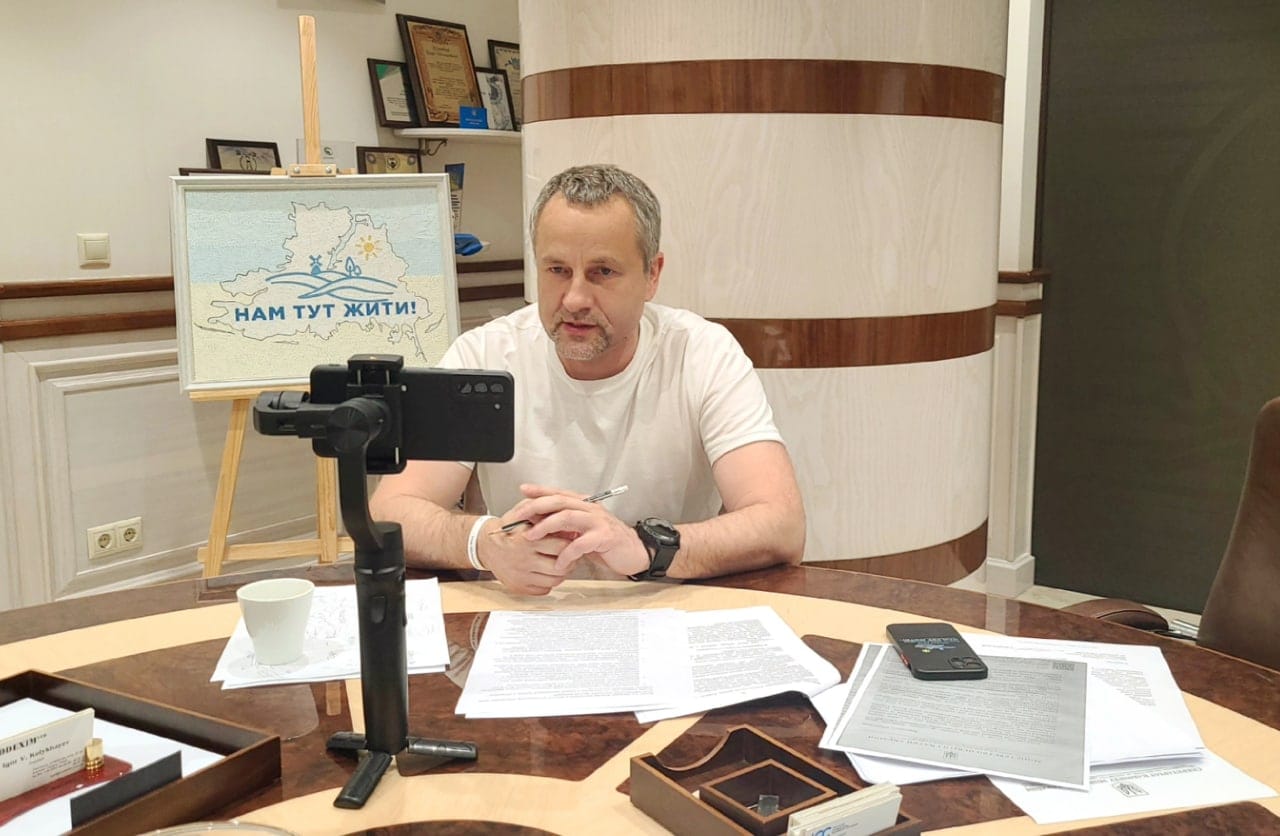 Ігор Колихаєв дає коментарі ЗМІ, щодо ситуації у Херсоні. Червень 2022 року